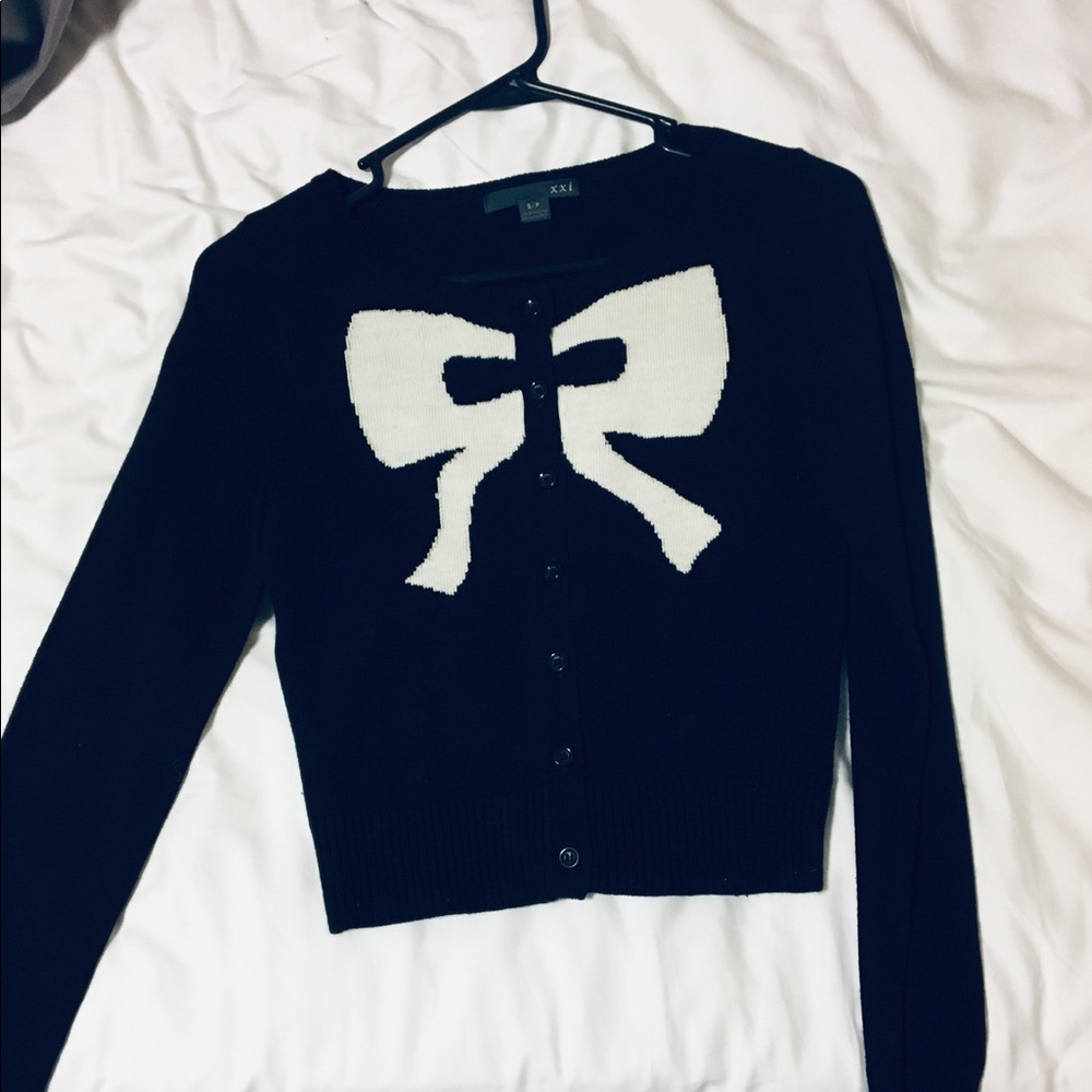Pretty cardigan from forever21. Size extra small